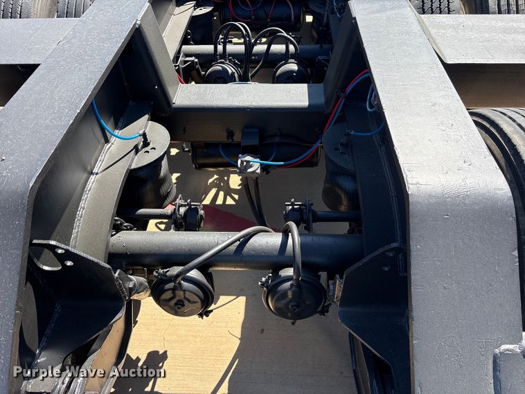 image for item ES8707 2007 Talbert T4DW60SA-HRG-1-T1 lowboy equipment trailer