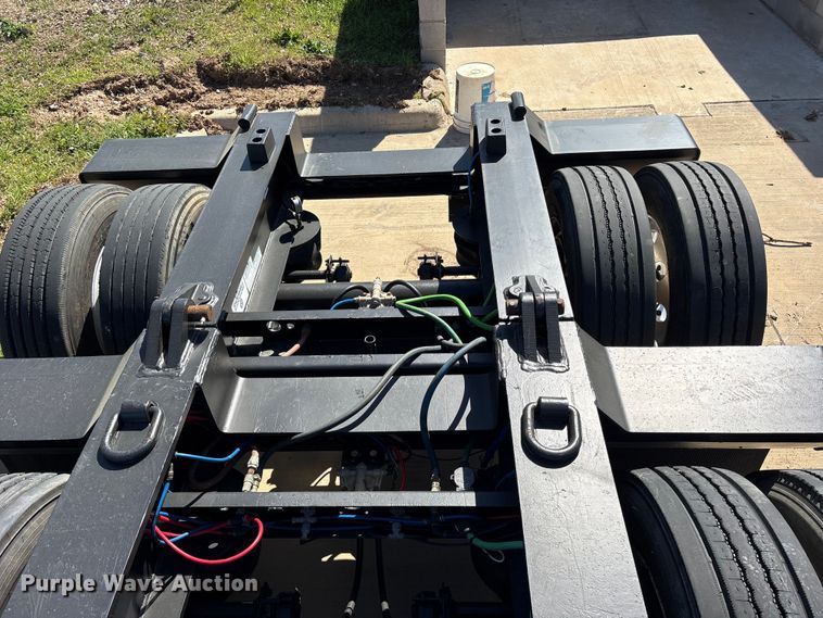 image for item ES8707 2007 Talbert T4DW60SA-HRG-1-T1 lowboy equipment trailer