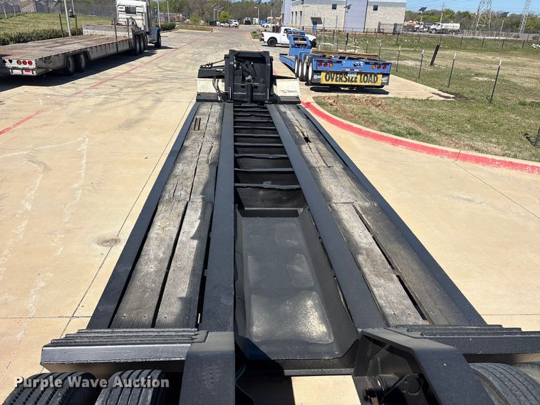 image for item ES8707 2007 Talbert T4DW60SA-HRG-1-T1 lowboy equipment trailer