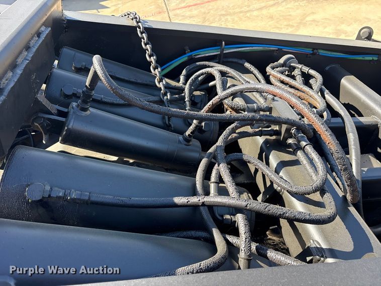 image for item ES8707 2007 Talbert T4DW60SA-HRG-1-T1 lowboy equipment trailer