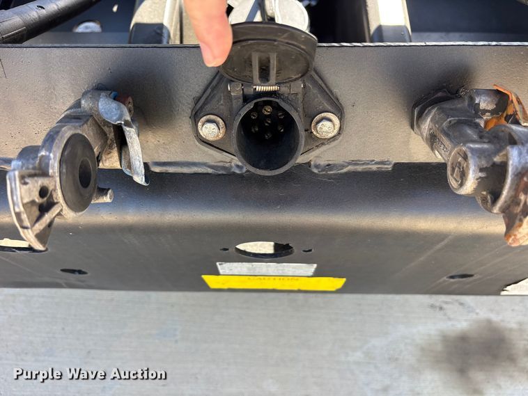 image for item ES8707 2007 Talbert T4DW60SA-HRG-1-T1 lowboy equipment trailer