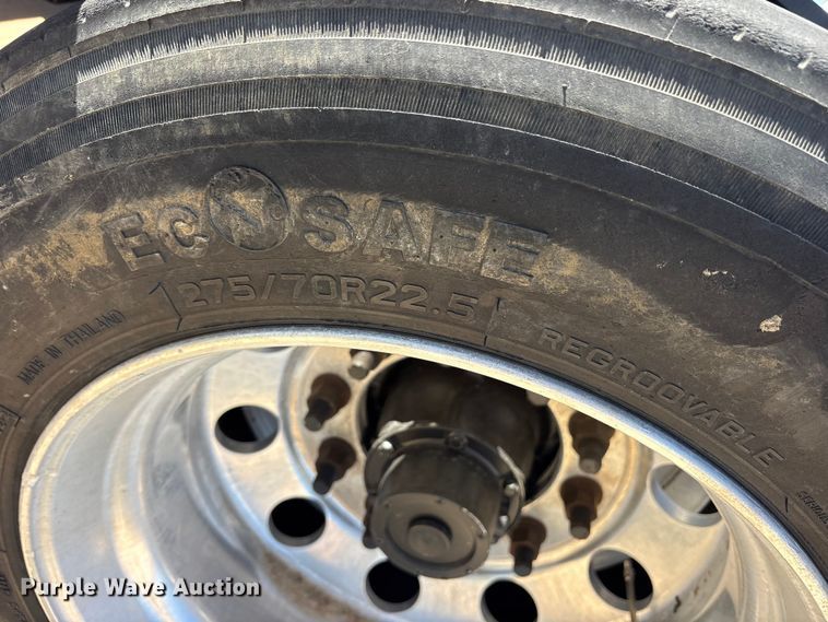 image for item ES8707 2007 Talbert T4DW60SA-HRG-1-T1 lowboy equipment trailer