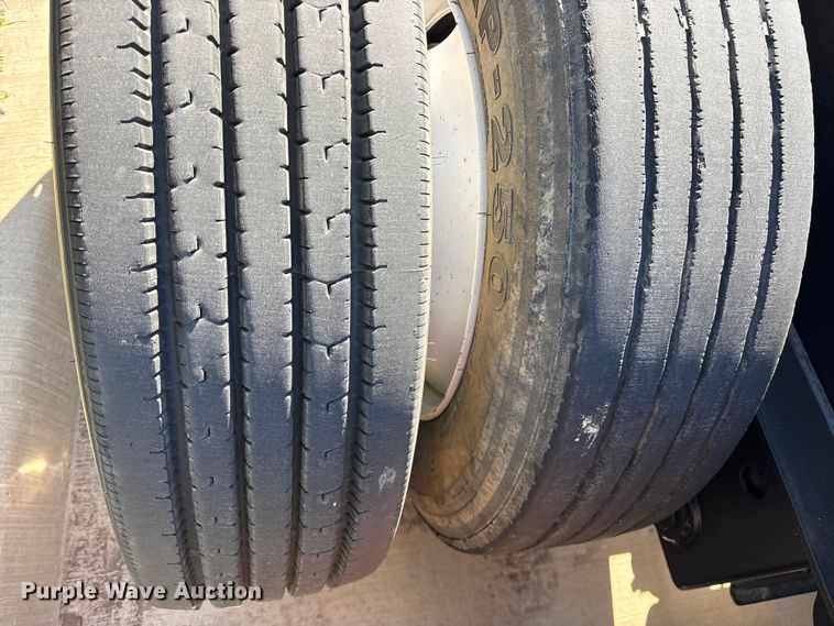 image for item ES8707 2007 Talbert T4DW60SA-HRG-1-T1 lowboy equipment trailer