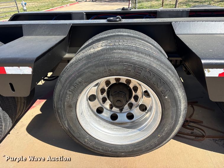 image for item ES8707 2007 Talbert T4DW60SA-HRG-1-T1 lowboy equipment trailer