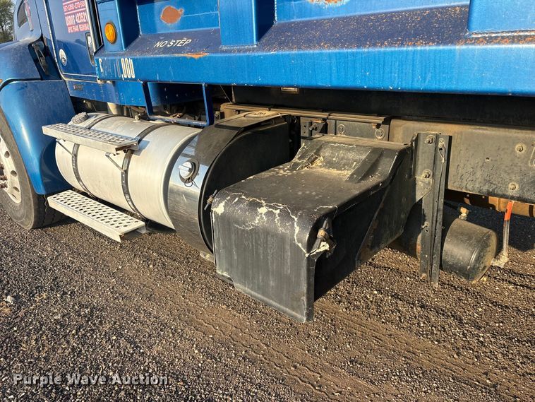 image for item ES8727 2016 Kenworth T370 dump truck