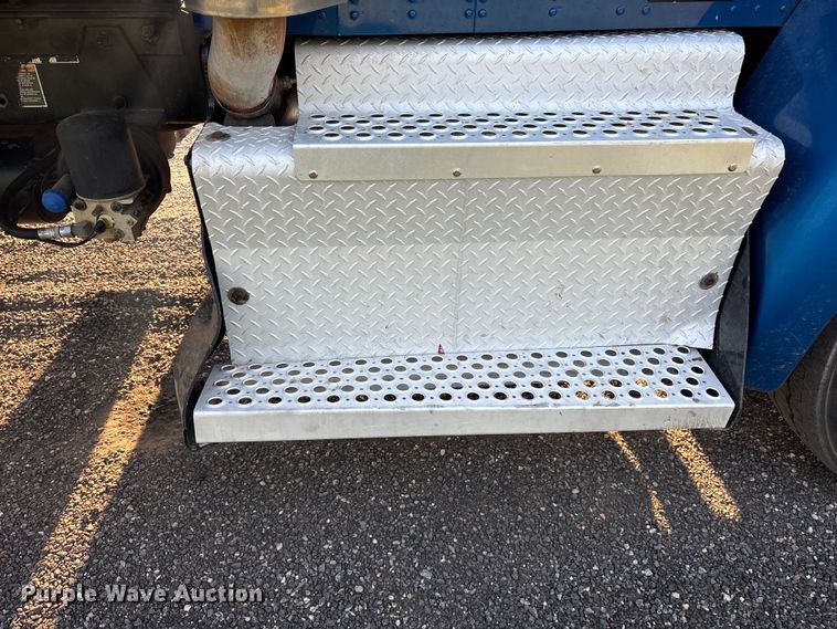 image for item ES8727 2016 Kenworth T370 dump truck