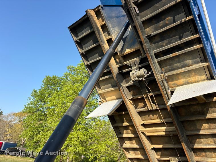 image for item ES8727 2016 Kenworth T370 dump truck