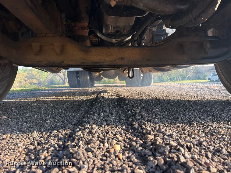 image for item ES8727 2016 Kenworth T370 dump truck