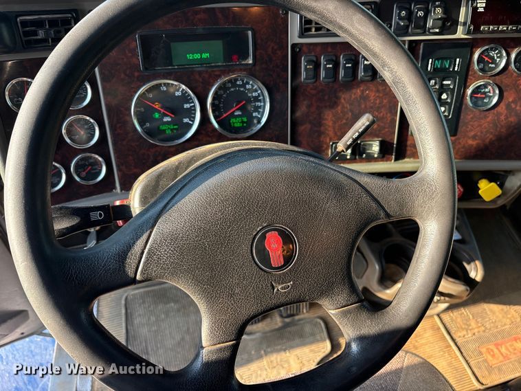 image for item ES8727 2016 Kenworth T370 dump truck