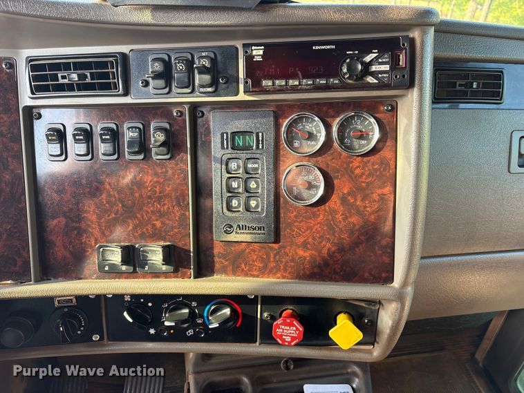 image for item ES8727 2016 Kenworth T370 dump truck