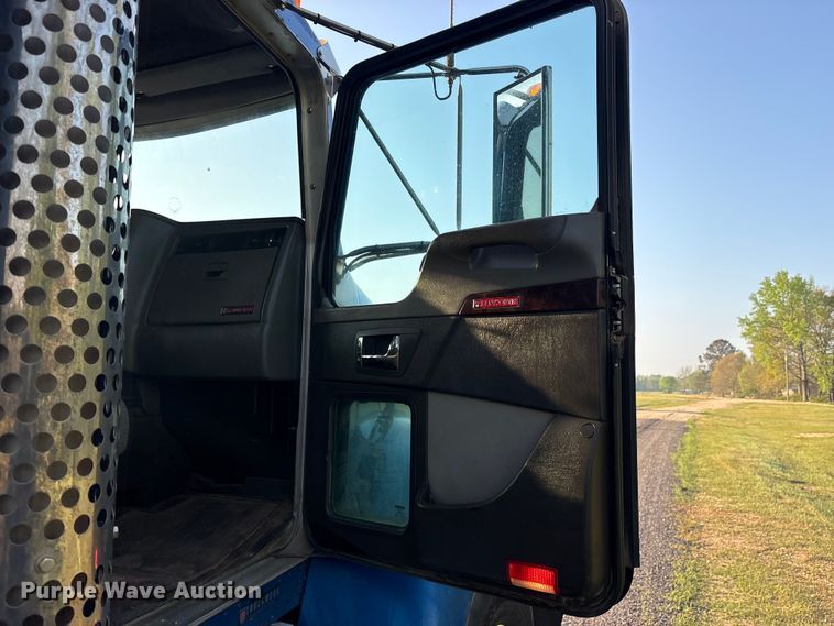 image for item ES8727 2016 Kenworth T370 dump truck