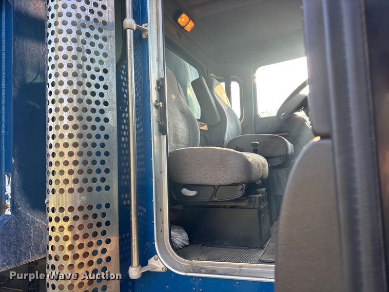 image for item ES8727 2016 Kenworth T370 dump truck