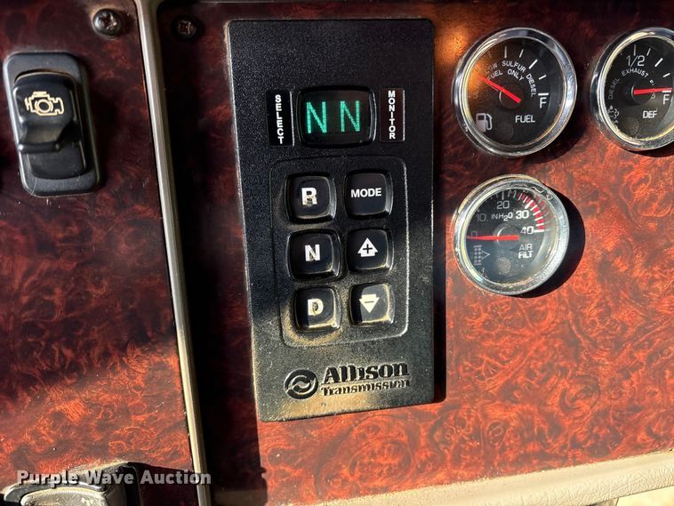 image for item ES8727 2016 Kenworth T370 dump truck