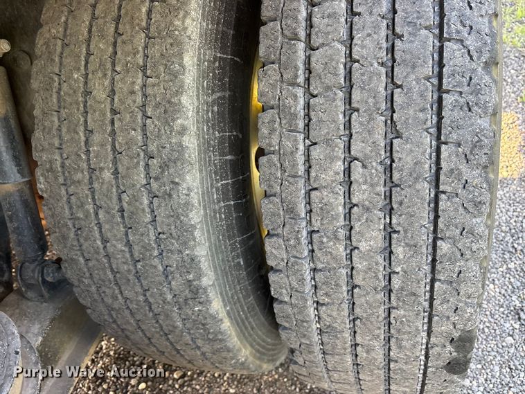 image for item ES8727 2016 Kenworth T370 dump truck