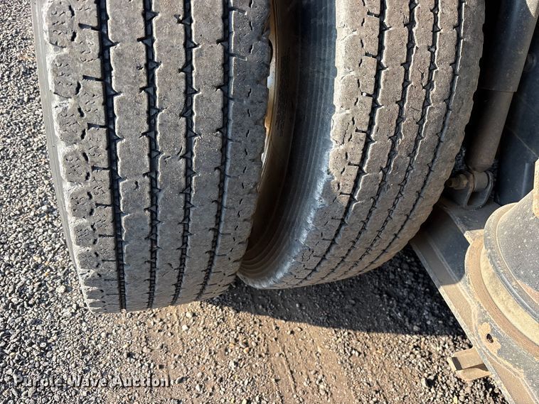 image for item ES8727 2016 Kenworth T370 dump truck