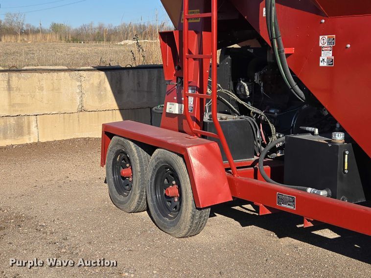 image for item ET1455 2012 Royar Industries Inc. Royer 365 soil shredder-mixer