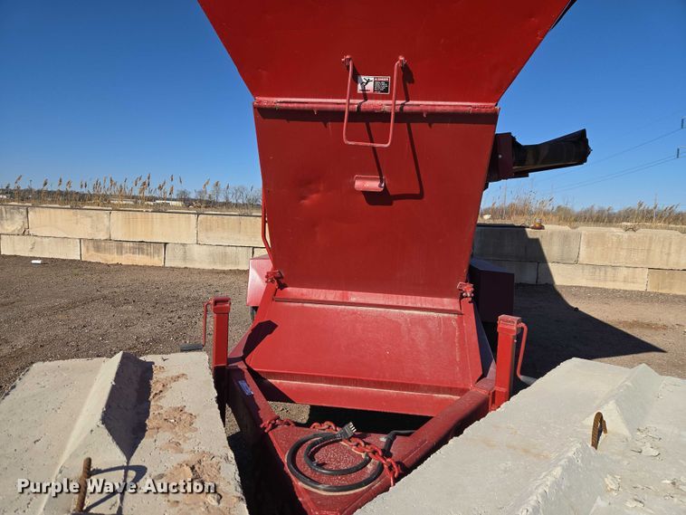image for item ET1455 2012 Royar Industries Inc. Royer 365 soil shredder-mixer