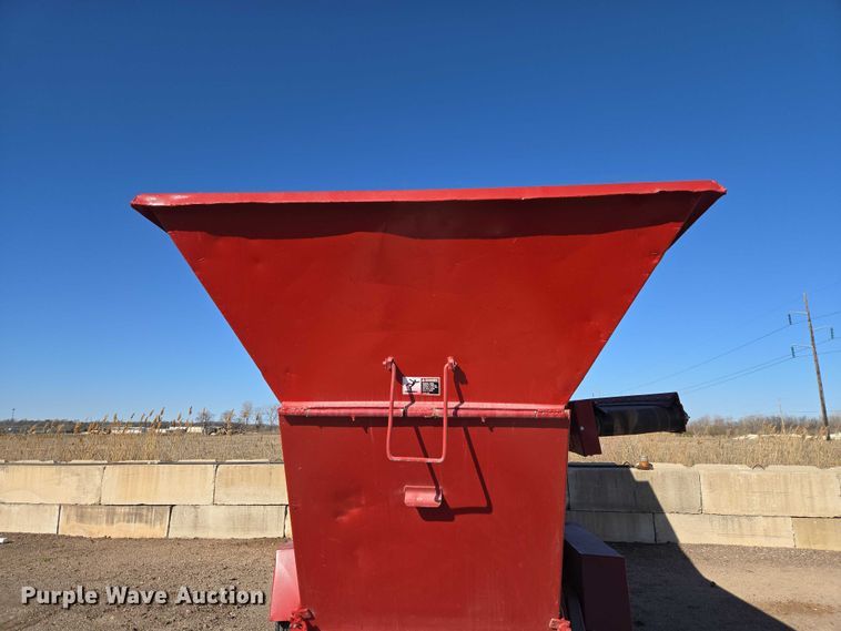 image for item ET1455 2012 Royar Industries Inc. Royer 365 soil shredder-mixer