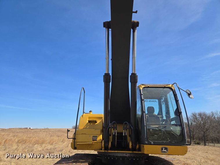 image for item ET1464 2006 John Deere 350D LC excavator