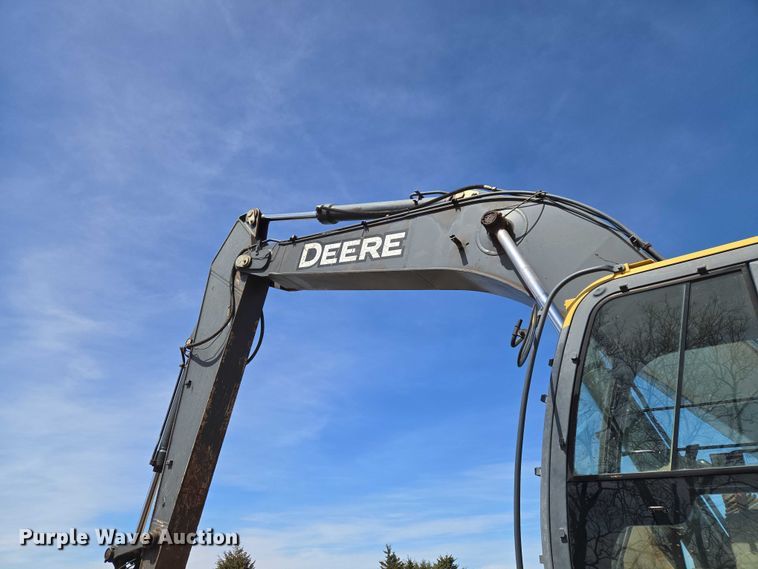 image for item ET1464 2006 John Deere 350D LC excavator