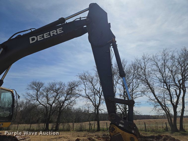 image for item ET1464 2006 John Deere 350D LC excavator