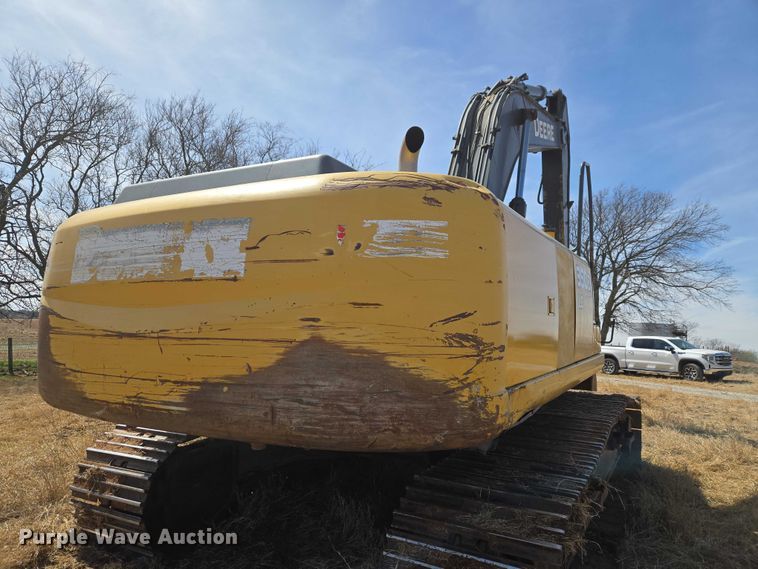 image for item ET1464 2006 John Deere 350D LC excavator