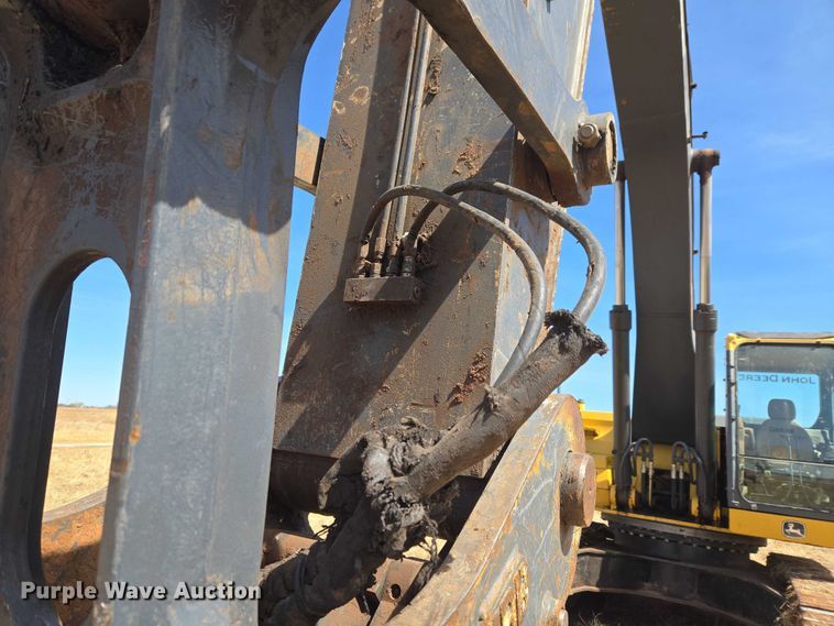 image for item ET1464 2006 John Deere 350D LC excavator