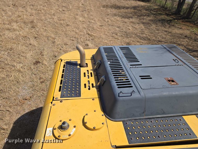 image for item ET1464 2006 John Deere 350D LC excavator