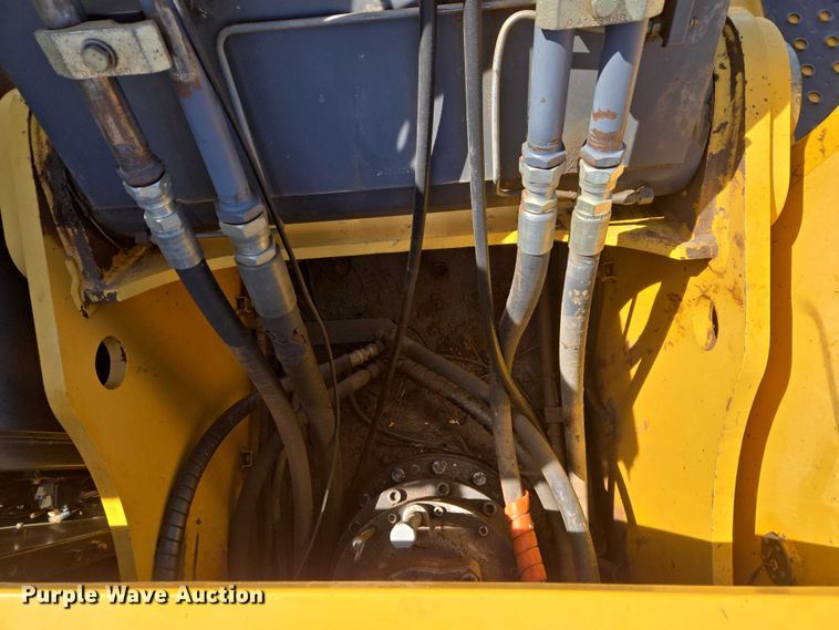 image for item ET1464 2006 John Deere 350D LC excavator