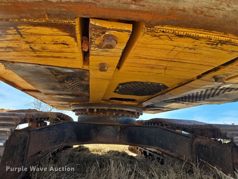 image for item ET1464 2006 John Deere 350D LC excavator