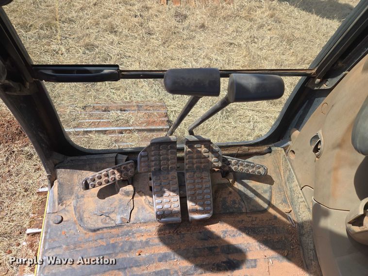 image for item ET1464 2006 John Deere 350D LC excavator