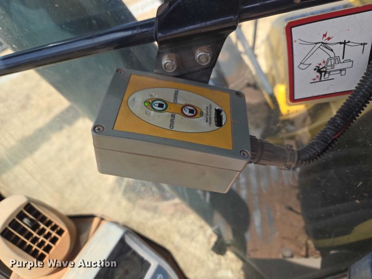 image for item ET1464 2006 John Deere 350D LC excavator