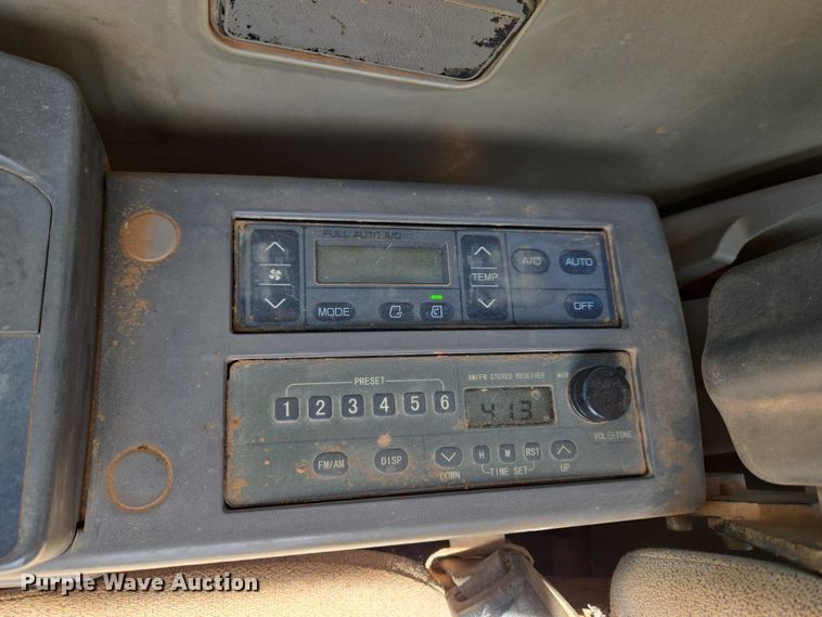 image for item ET1464 2006 John Deere 350D LC excavator