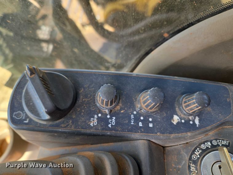 image for item ET1464 2006 John Deere 350D LC excavator