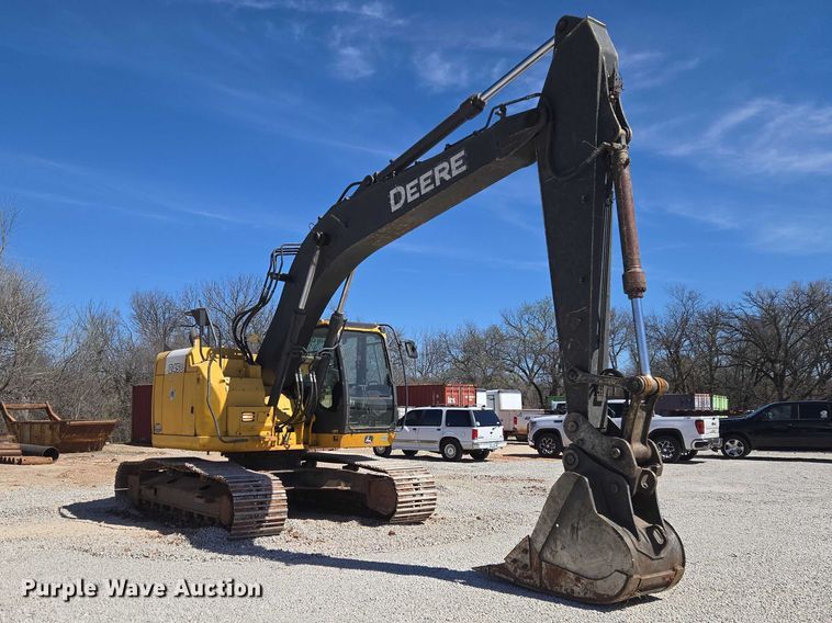 image for item ET1465 2015 John Deere 245G LC excavator