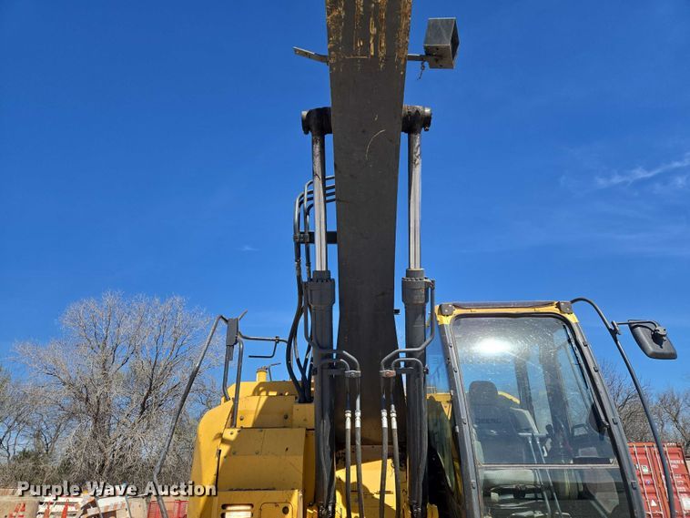 image for item ET1465 2015 John Deere 245G LC excavator