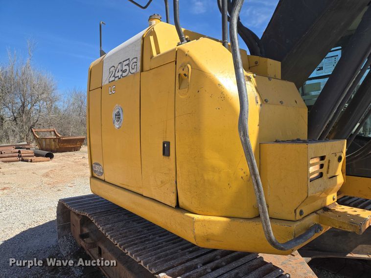 image for item ET1465 2015 John Deere 245G LC excavator