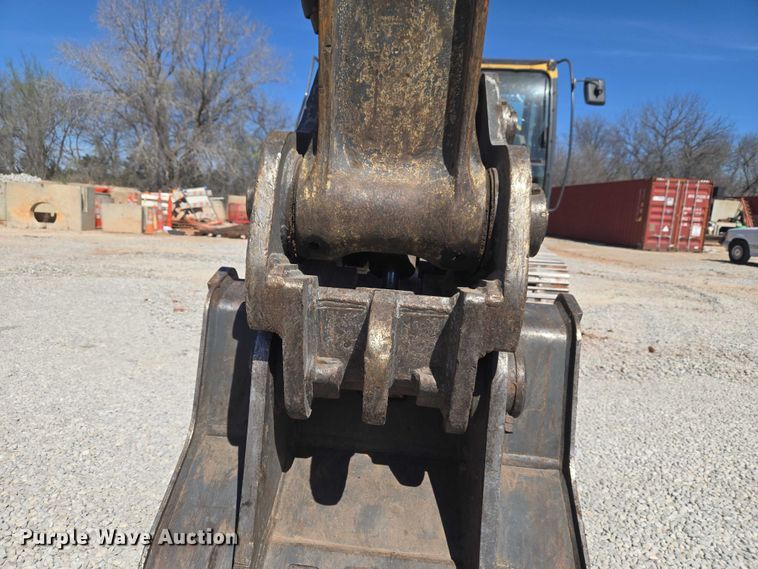 image for item ET1465 2015 John Deere 245G LC excavator