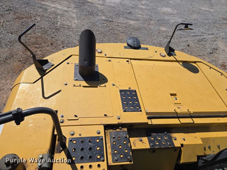 image for item ET1465 2015 John Deere 245G LC excavator