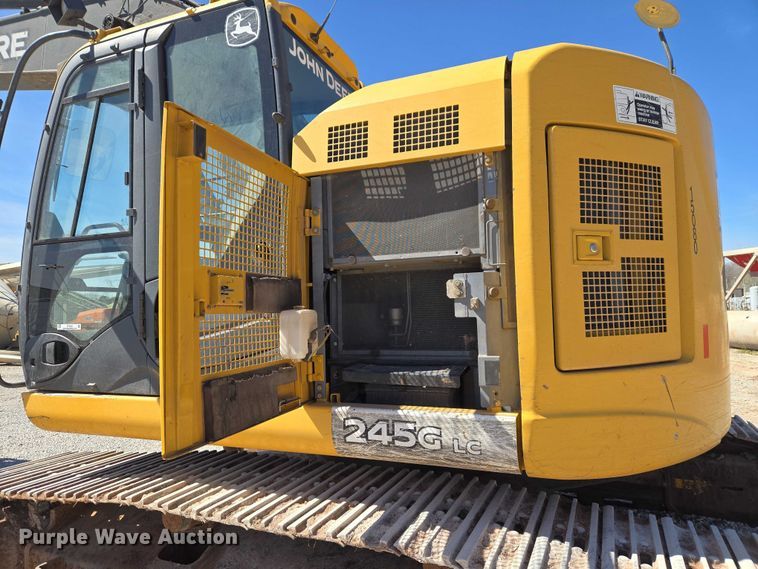 image for item ET1465 2015 John Deere 245G LC excavator
