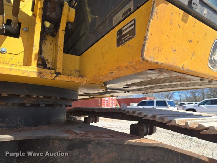 image for item ET1465 2015 John Deere 245G LC excavator