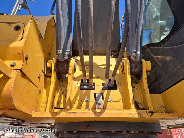 image for item ET1465 2015 John Deere 245G LC excavator