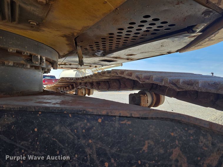 image for item ET1465 2015 John Deere 245G LC excavator