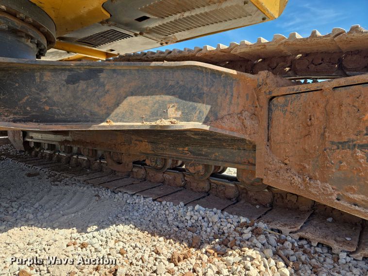 image for item ET1465 2015 John Deere 245G LC excavator