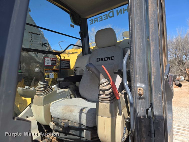 image for item ET1465 2015 John Deere 245G LC excavator