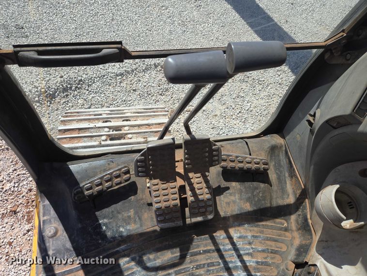 image for item ET1465 2015 John Deere 245G LC excavator