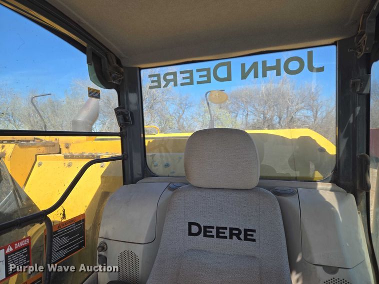 image for item ET1465 2015 John Deere 245G LC excavator