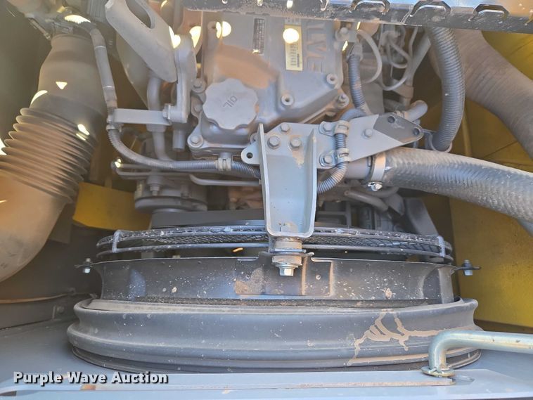 image for item ET1465 2015 John Deere 245G LC excavator