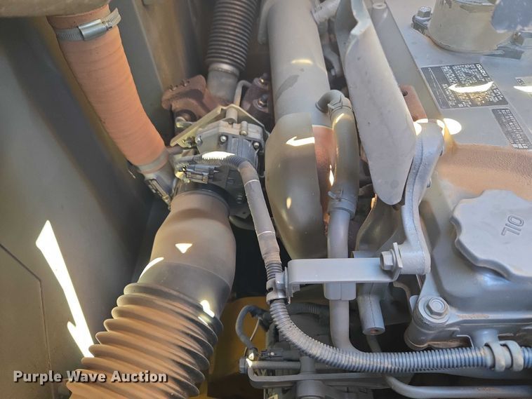 image for item ET1465 2015 John Deere 245G LC excavator