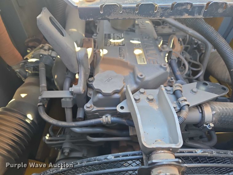 image for item ET1465 2015 John Deere 245G LC excavator